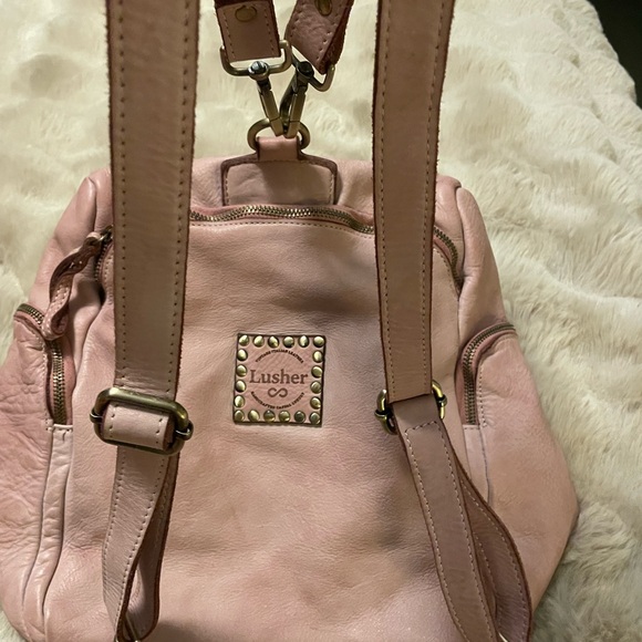 Lusher Women's Tan Leather Backpack - Picture 4 of 11